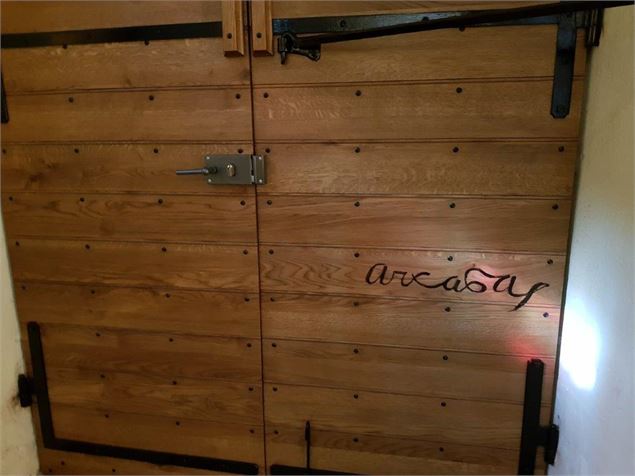 La porte de l'église - Association Apveca