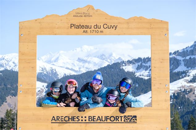 Cadre photo géant sur le Plateau du Cuvy à Arêches-Beaufort - OTAB