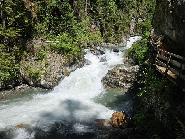 cascade de pierre-rousse - ©Laurent Viard