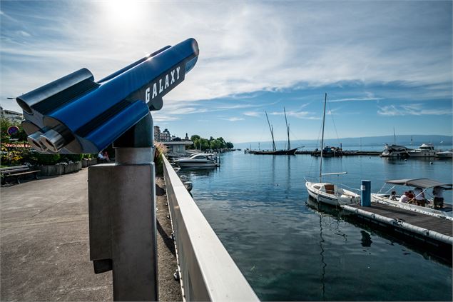 face au port de commerce - Ville d'Evian (la Nouvelle Image)