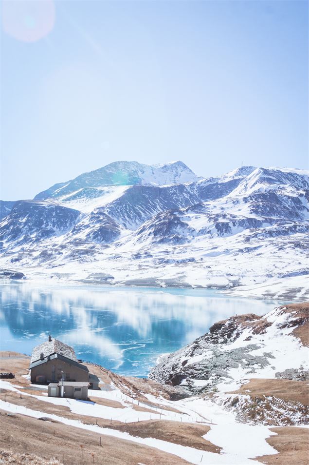 Eaux cristallines du Mont Cenis à la fonte des neiges - HMVT