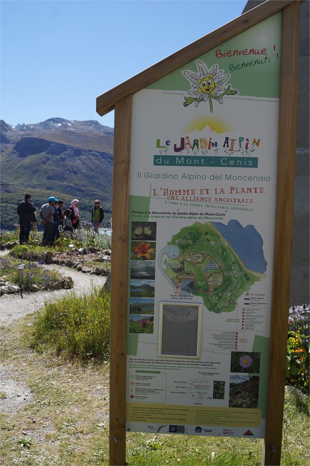 Panneau au départ avec le plan du jardin alpin - OTHMV