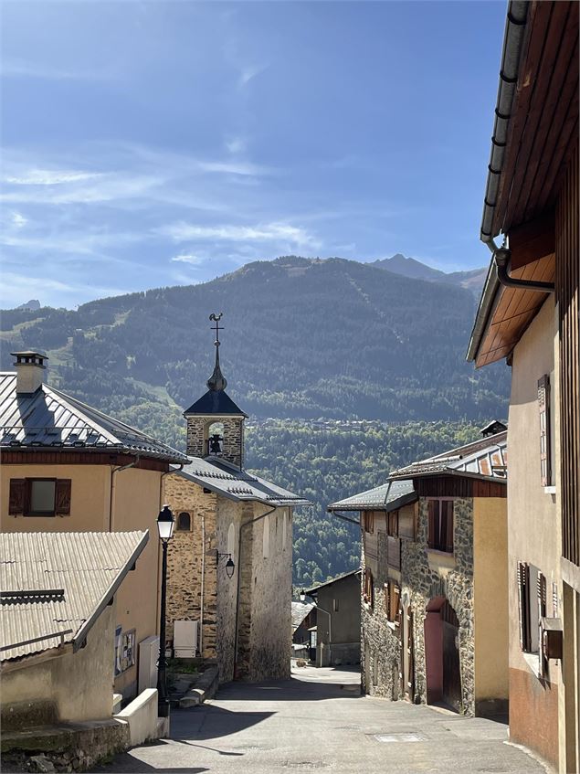 Dans les ruelles de Villemartin sur la boucle des hameaux - Bozel - Nadia Mousselard