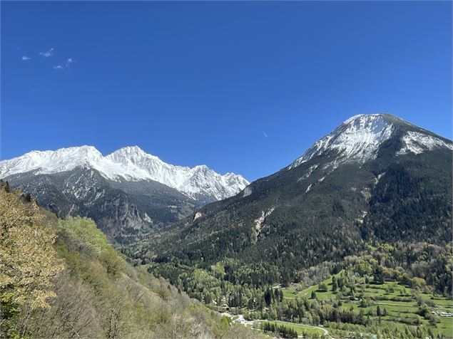 Vue sur le chemin de la boucle des hameaux - Bozel - Nadia Mousselard