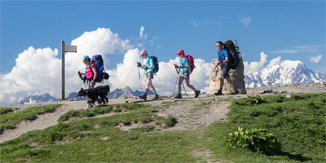 A la table d'orientation sur la boucle du Mont Jovet - Bozel - Geoffrey Vabre
