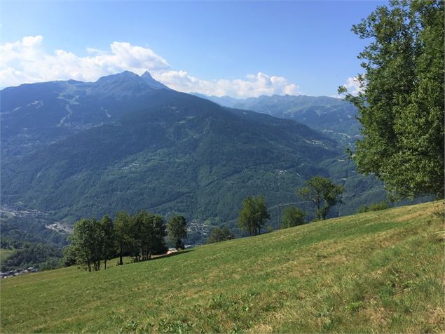 Vue sur Courchevel depuis la boucle du Dou de St Maurice - Feissons sur Salins - Nadia Chevassu