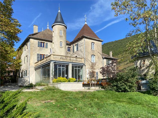 façade côté jardin - La Tour d'Oncin