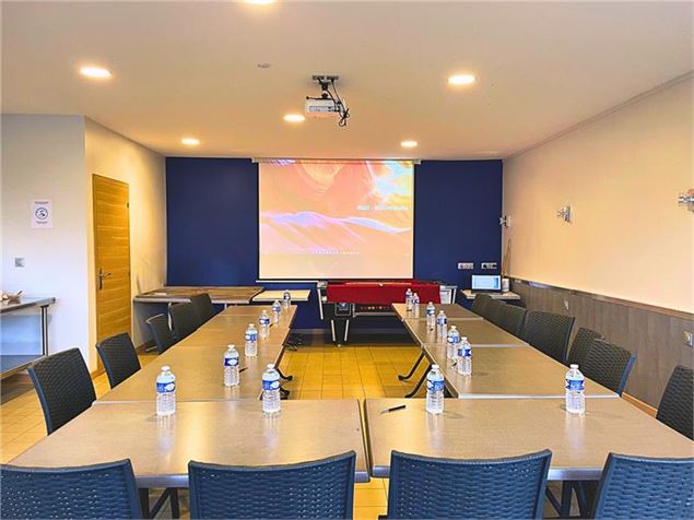 Salle de réunion - Camping l'Île de la Comtesse_Murs-et-Gélignieux - Camping l'Île de la Comtesse