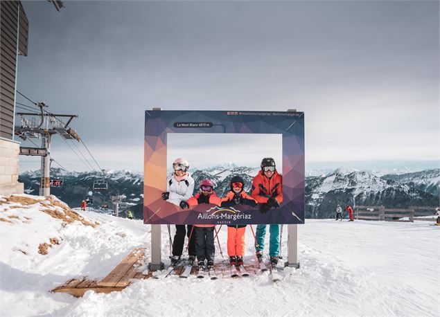 En famille au sommet d'Aillons-Margériaz 1400 - Peignée Verticale - Grand Chambéry Alpes Tourisme