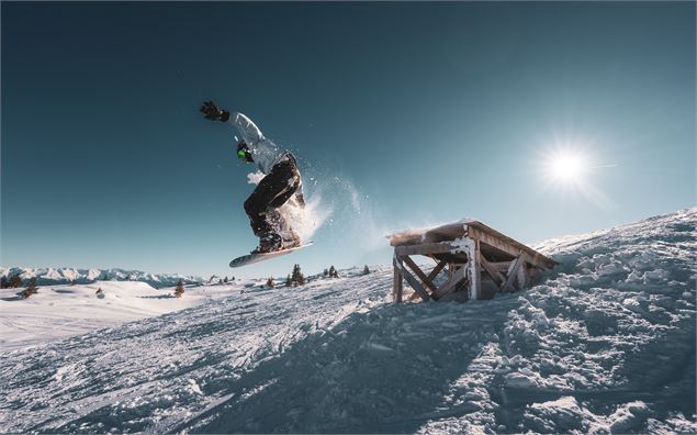 Saut sur le Roc Parc - Peignée Verticale - Grand Chambéry Alpes Tourisme