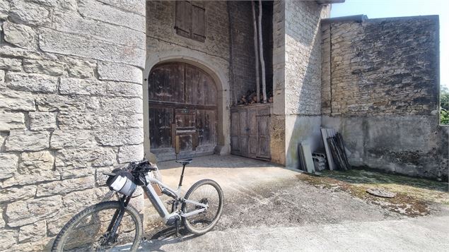 Liaison VTT (L5) Ile Chambod - Corveissiat par Gd Corent, la route des crêtes - scalland