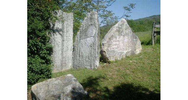 Sentier Mémoire de Pierre et belvédère de la carrière - F LECHELLE