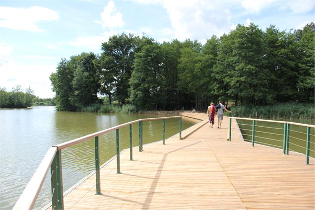 Balade  - Passerelle flottante de la Grange du Pin