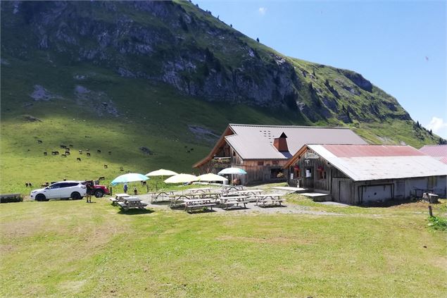 Vue sur l'auberge - OT Thônes Coeur des Vallées