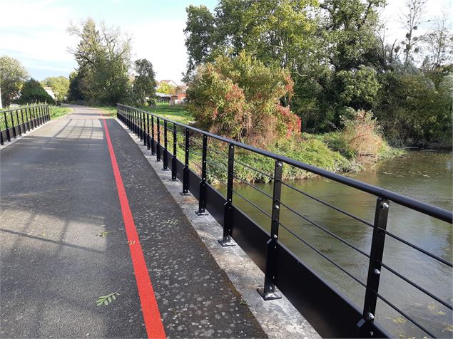 Porte de la Chartreuse de Montmerle - Voie verte - scalland