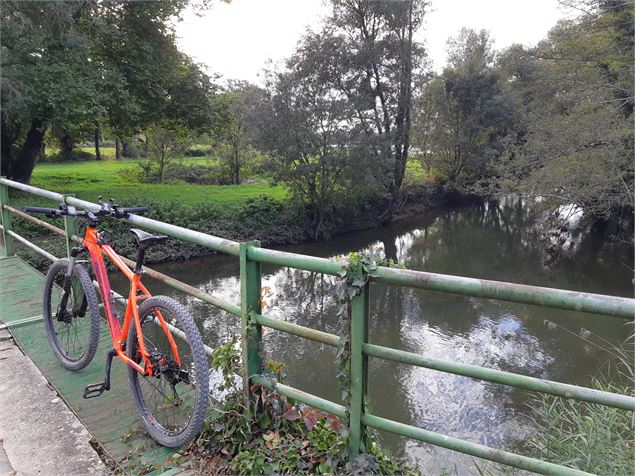 Porte de la Chartreuse de Montmerle - Voie verte - scalland