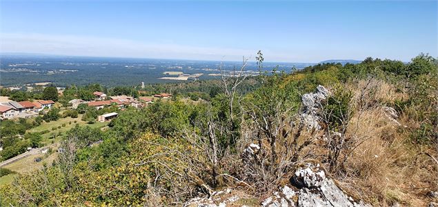 Belvédère des ruines de l'église de St Julien sur Roche - scalland
