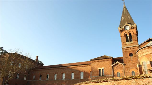 clocher sous le soleil - Dombes Tourisme