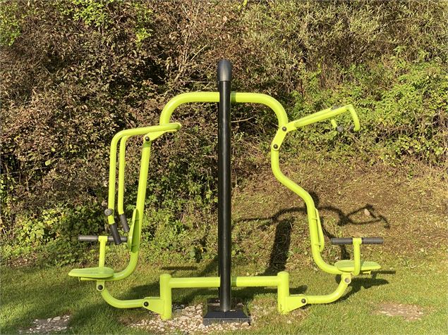 agrès de sport en plein air - Mairie de Dingy-Saint-Clair