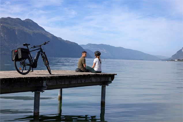 Ponton sur le lac du Bourget - Alexandre Gendron