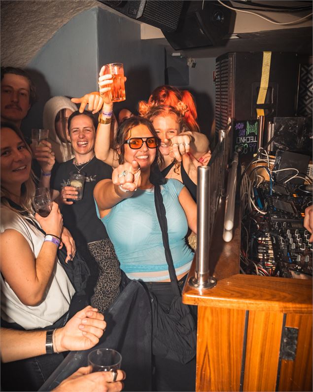 Sully's : La meilleure party de Méribel ? dance, musique live, DJs, bar et ambiance festive garantis