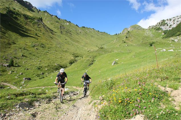 Circuit VTT enduro : le Grand tour du Grand-Bo - © Aravis
