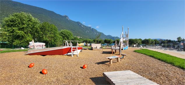 Croix Verte_aire de jeux - Grand Lac