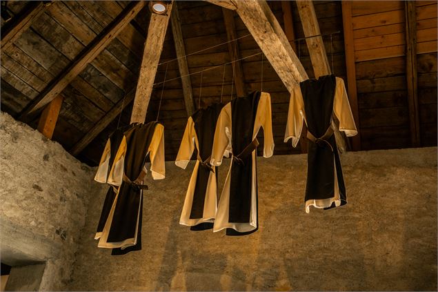 Tenue des moines cisterciens - Lucie Tanguy / Vallée d'Aulps Tourisme