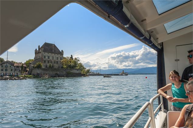 croisière avec vue sur la cité médiévale - Destination Léman