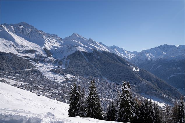 Célestin le Bouquetin - Les sports d'hiver dans le Val de Bagnes_Val de Bagnes