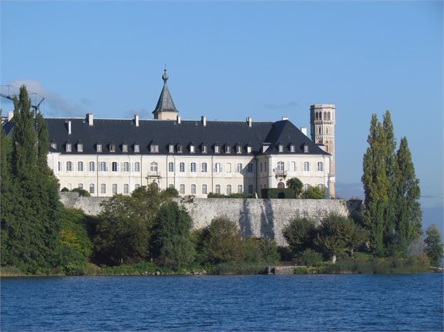 Vue sud de l'abbaye - G. Lansard