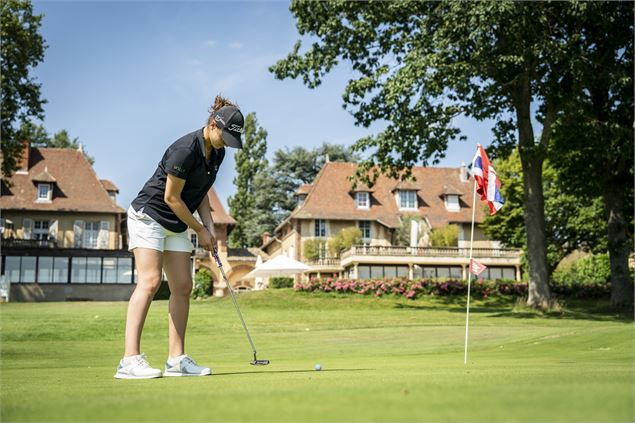 Une joueuse de golf - Golf de Mionnay