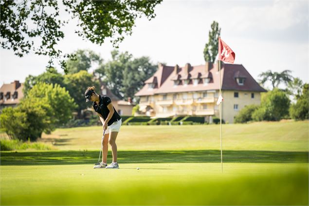 Une joueuse de golf - Golf de Mionnay