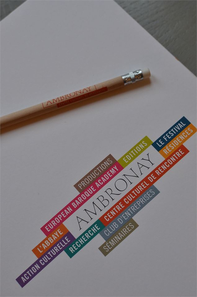 Carnet et crayon pour prise de notes - CCR Ambronay - Bertrand Pichène