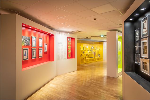 Espace d'Arts moderne et contemporain - mairie de Megève