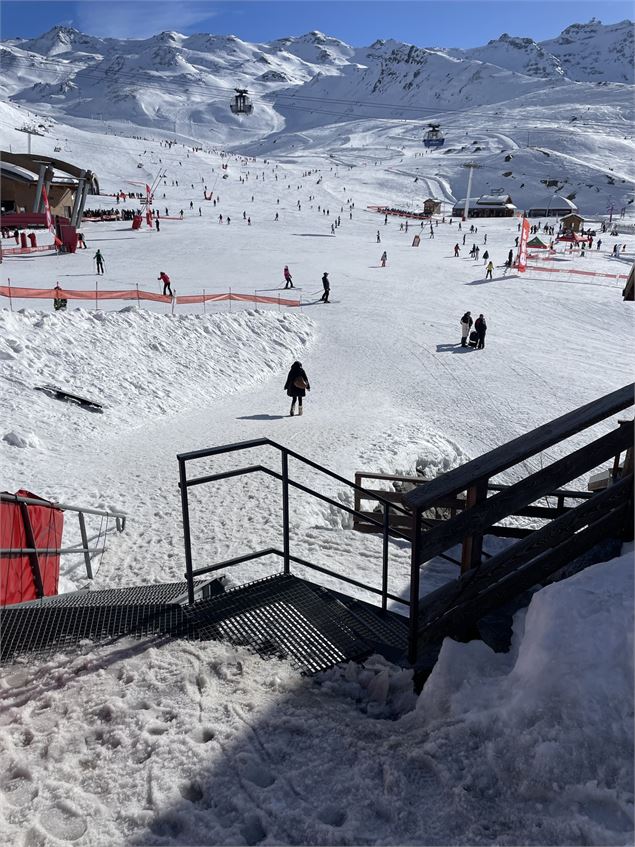 Escaliers permettant d'accéder au rond-point des pistes - OT Val Thorens