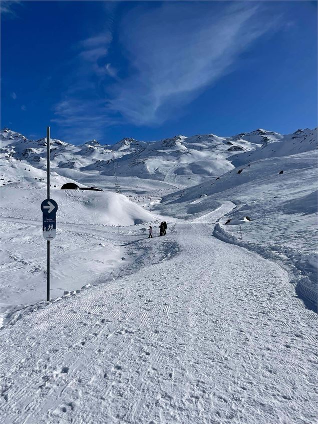Suivre le sentier qui part vers la gauche - OT Val Thorens