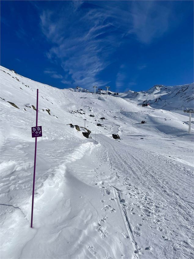 Continuer tout droit et entamer la montée - OT Val Thorens