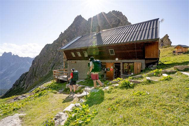 An arrivant au refuge du Grand Bec en aller - retour - Planay - Elisabeth Gayard