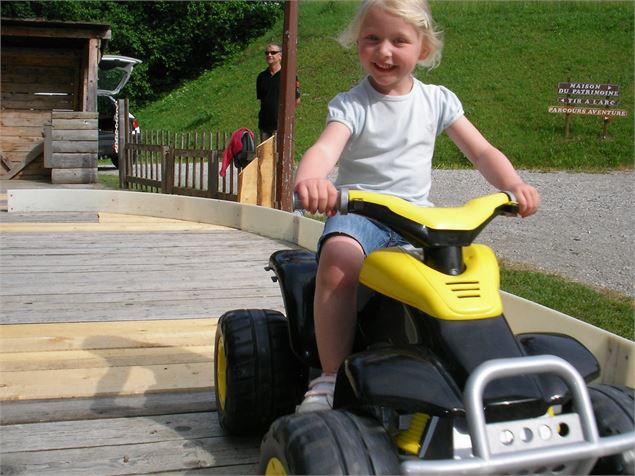 Circuit de motos électriques Les Loupiots - JC Rey