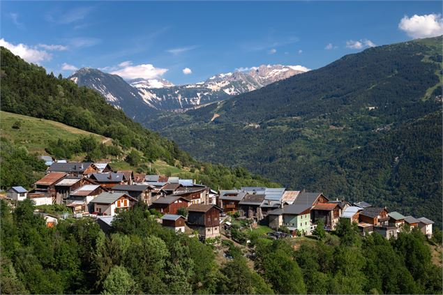 Village - Geoffrey Vabre