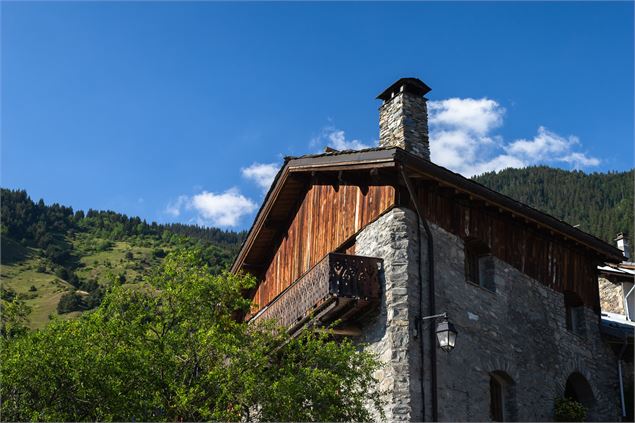 Village - Geoffrey Vabre