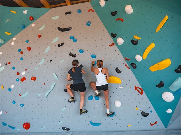 Mur d'escalade - Corbier Tourisme