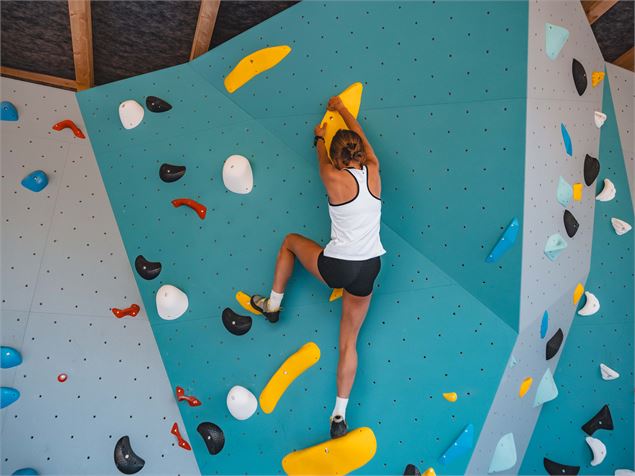 Mur d'escalade - Corbier Tourisme