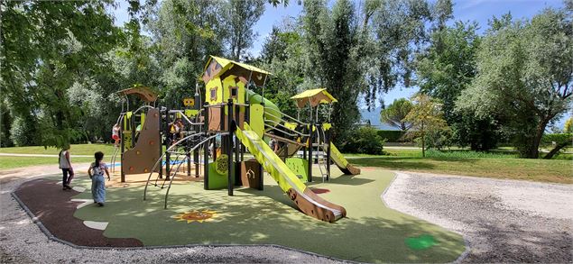 Aire de jeux Les Mottets_Viviers-du-Lac - jocelyne.bianchini ATD73