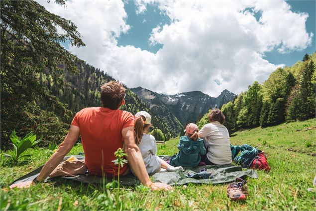Pique nique - Alpigraphie / Kröll Matthias - Grand Chambéry Alpes Tourisme