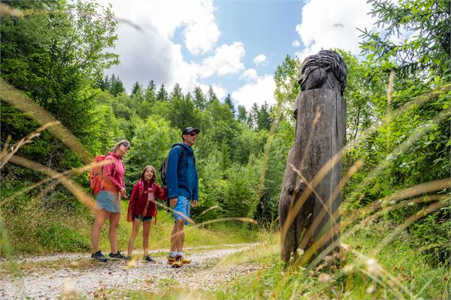 Le sentier des Maitres du Mont Déserté - Alpigraphie / Kröll Matthias - Grand Chambery Alpes Tourism