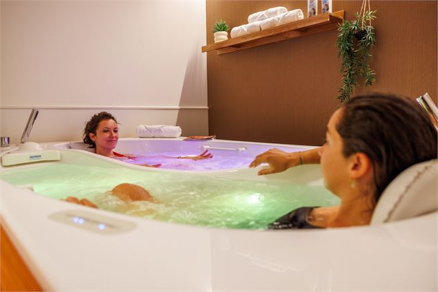 Les Bains des Alpes - Spa Nuxe_Aix-les-Bains - Esteban Granelli