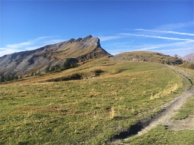 Chemin vers la Croix du Planet - Jean Marc Barey