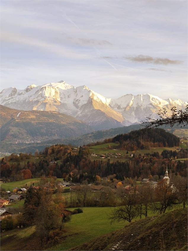 Montée de la boucle de la Plagne - © Cordon Tourisme